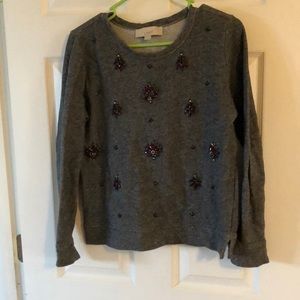 Grey sweatshirt with gems